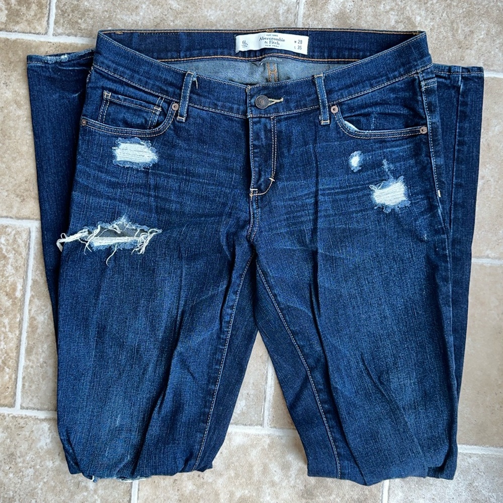 Abercrombie & Fitch Distressed Straight Leg Jeans 6 Long Erin